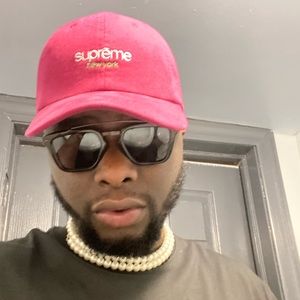 Meet your Posher, Ade